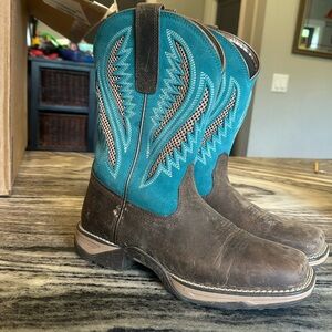 Barely worn, like new, woman’s 8, waterproof